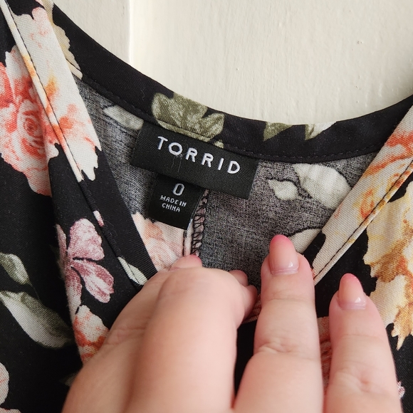 torrid - Floral dress - Picture 6 of 7